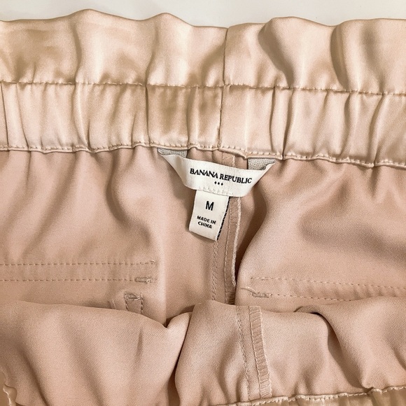 Banana Republic Satin Cargo Jogger Medium Gold Beige NWOT 27’inseam High Rise - Picture 7 of 11